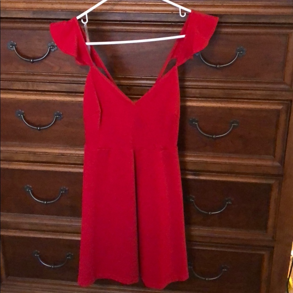 Lulu’s red dress